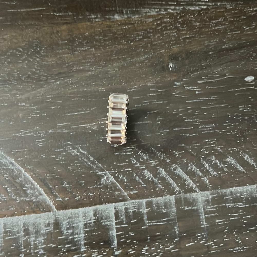 Large Ring - Picture 3 of 4